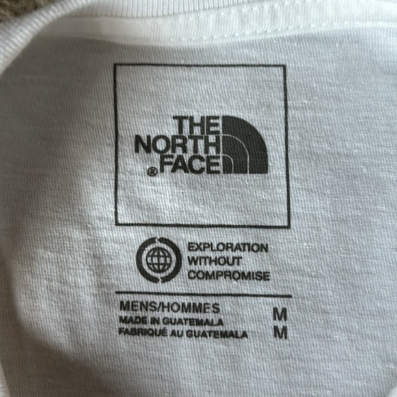 NWOT Men's The North Face Tshirt White Size Medium - Picture 3 of 3